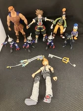 Disney Diamond Select Kingdom Hearts Figures You Pick! Paper or Plastic