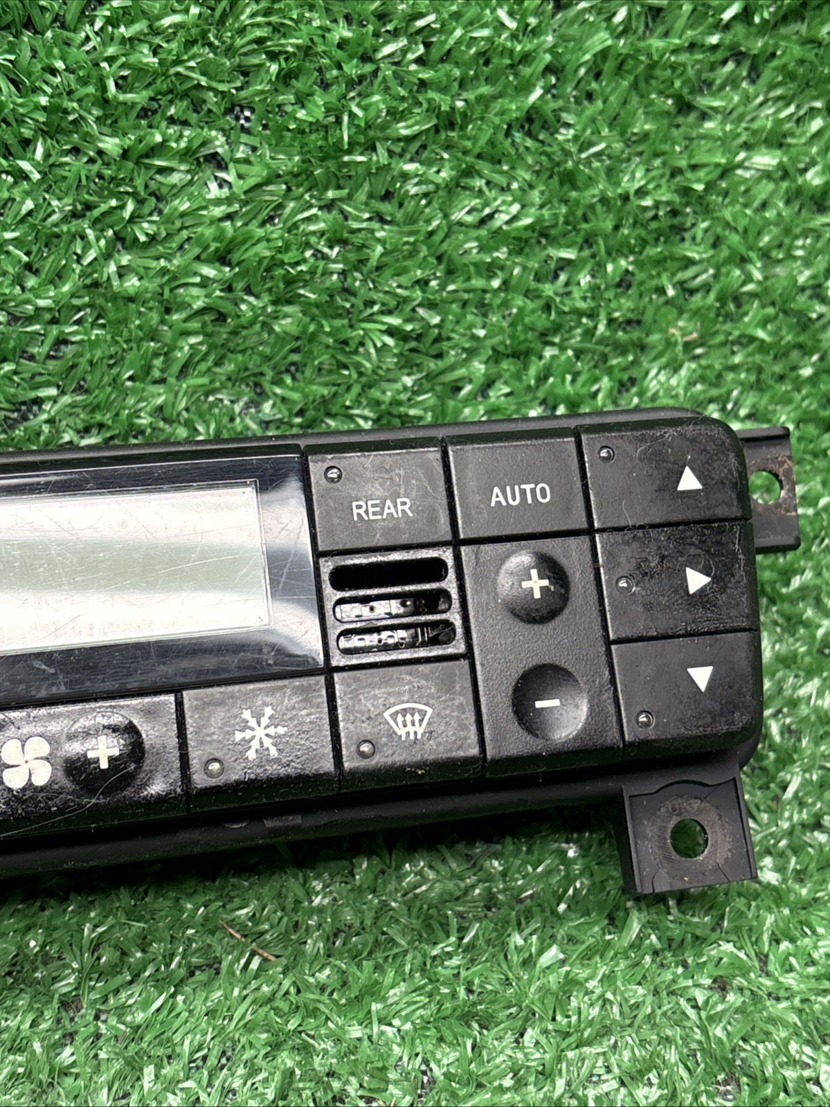 AC CLIMATE SWITCH CONTROL UNIT 119K 08-19 MASERATI QUATTROPORTE Broken Brackets