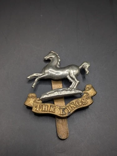 WW1 The Kings Liverpool Regiment British Army Cap Badge. Vintage Military WWI