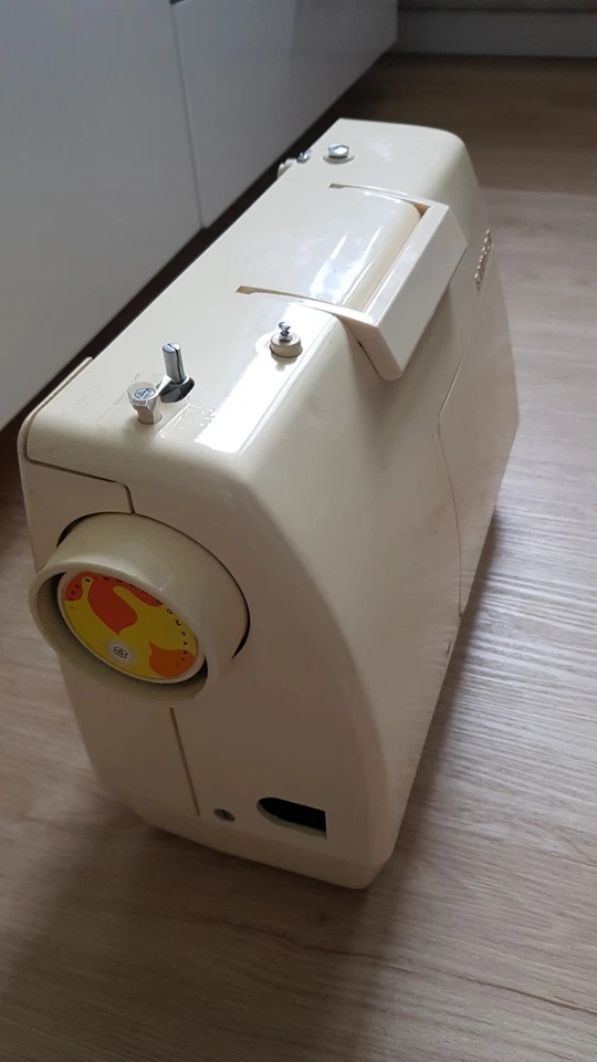 Singer Koffer-Nähmaschine Starlet 354 ohne Fussanlasser. nur kleine Stichlänge - Bild 3 von 4