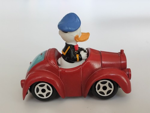 Vintage Disney Die Cast Donald Duck 1983 ESCI All Heroe in Car NEW - Picture 18 of 24