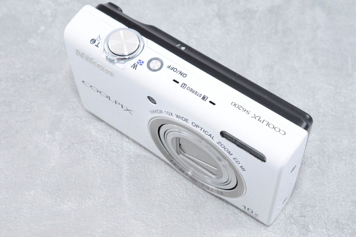 Nikon COOLPIX S6200 White 16.0MP 10x Digital Camera [N.Mint Nikon COOLPIX S6200 White 16.0MP 10x Digital Camera [N.Mint