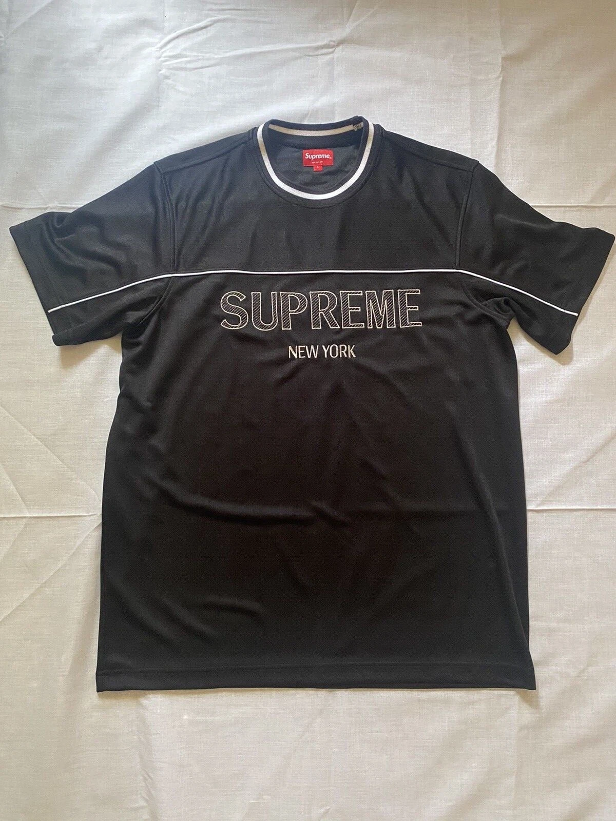 T shirt échauffement Supreme New York City taille L