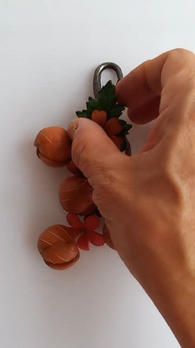 Hermoso y duradero llavero con flores de cuero para tu bolso No. 4 - Vídeo 1 de 1