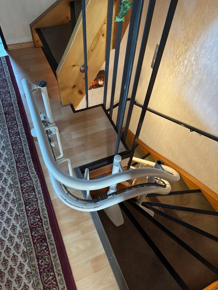 Lifta Treppenlift gebraucht Avantgarde 6000 - Bild 2 von 4