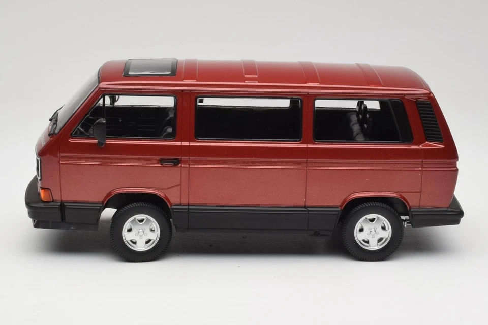 KKDC180991 Volkswagen Bus T3 Multivan Magnum Mars Red Metallic KK-Scale 1/18 - Imagen 3 de 4