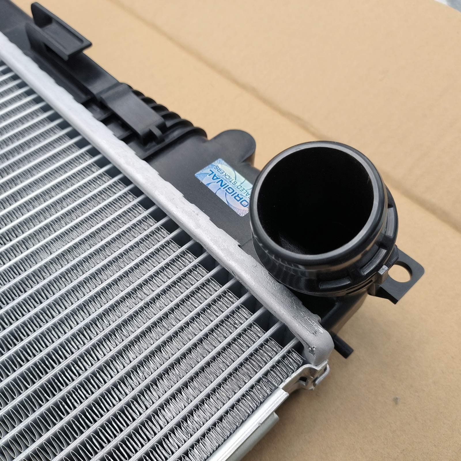 17118673371 Radiator for 2014-2017,2019-20 BMW i8 Base 1.5L Electric/Gas I12 I15