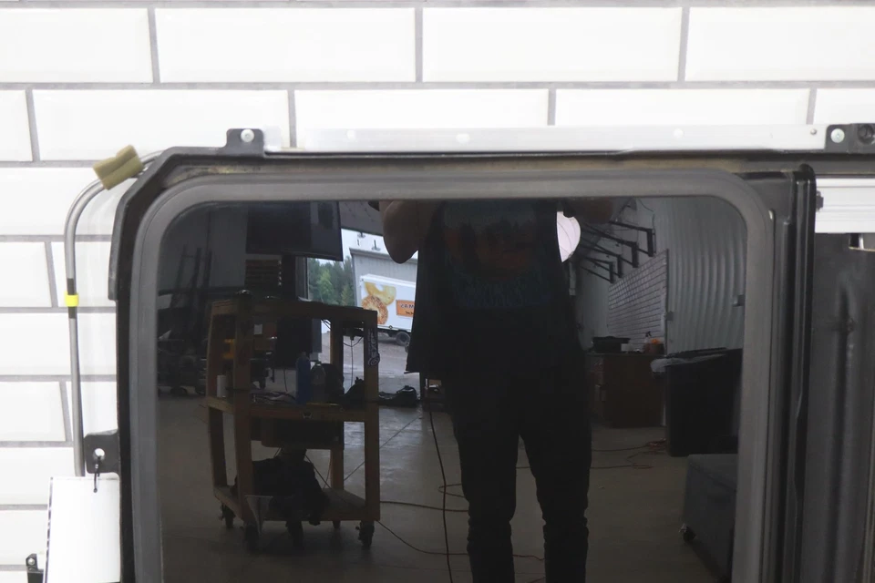 2003-2009 Hummer H2 OEM Sunroof W/ Glass/ Tracks/ Frame/ Motor (Tested) Foto 2 de 4