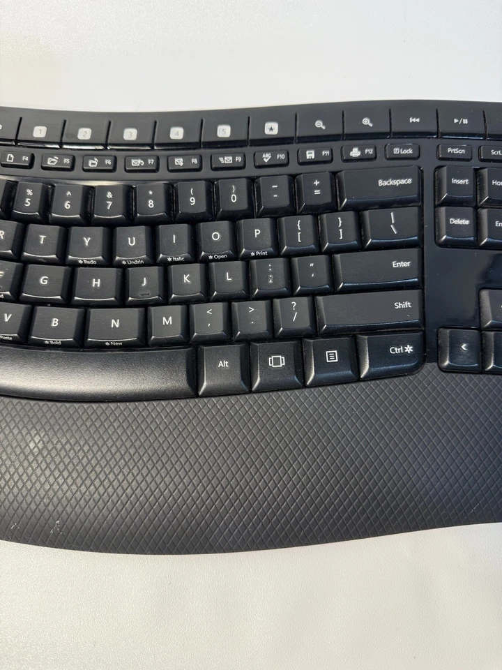 Microsoft Wireless Comfort Desktop 5050 | No USB | *Keyboard Only* Untested - Image 3 of 4