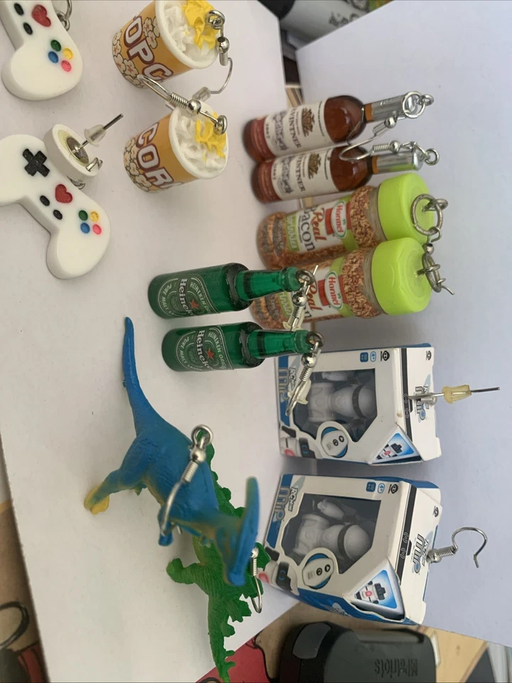 Lote de 7 Pendientes Miniatura de Comida/Bebida Novedad Dinosaurios, Palomitas Nintendo etc. Foto 3 de 4