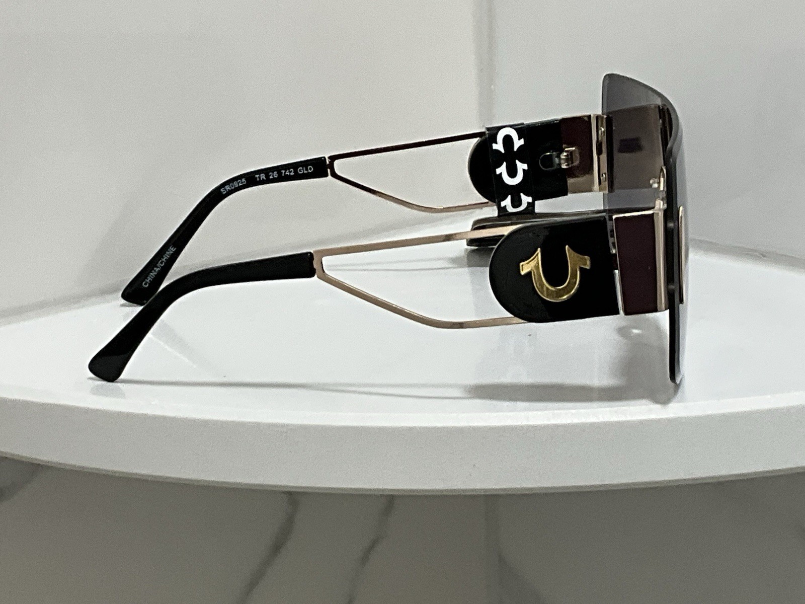 True Religion rimless square shield Women’s sunglasses with gold-tone hardware thumbnail 8