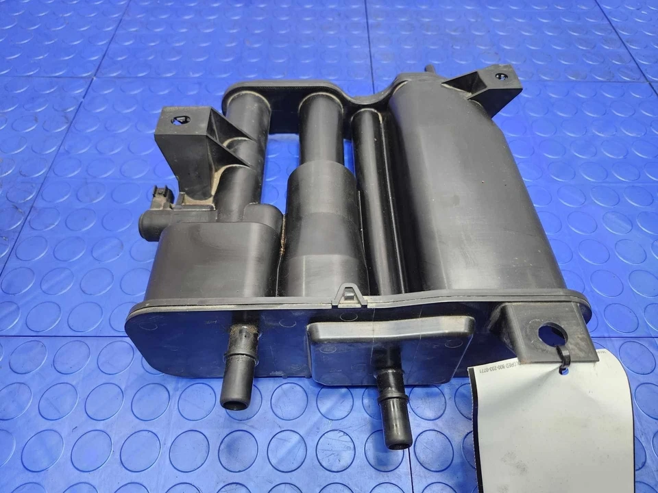 2018-2022 Chevy Equinox 1.5L 2.0L Fuel Vapor Charcoal Canister OEM 84403786 - Image 2 of 4