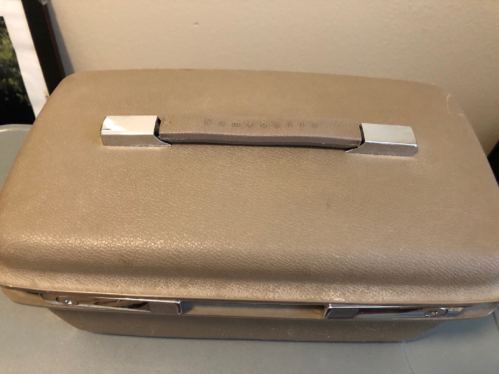 Vintage Samsonite Saturn Train Case Carry On Luggage with Trays (NO KEY