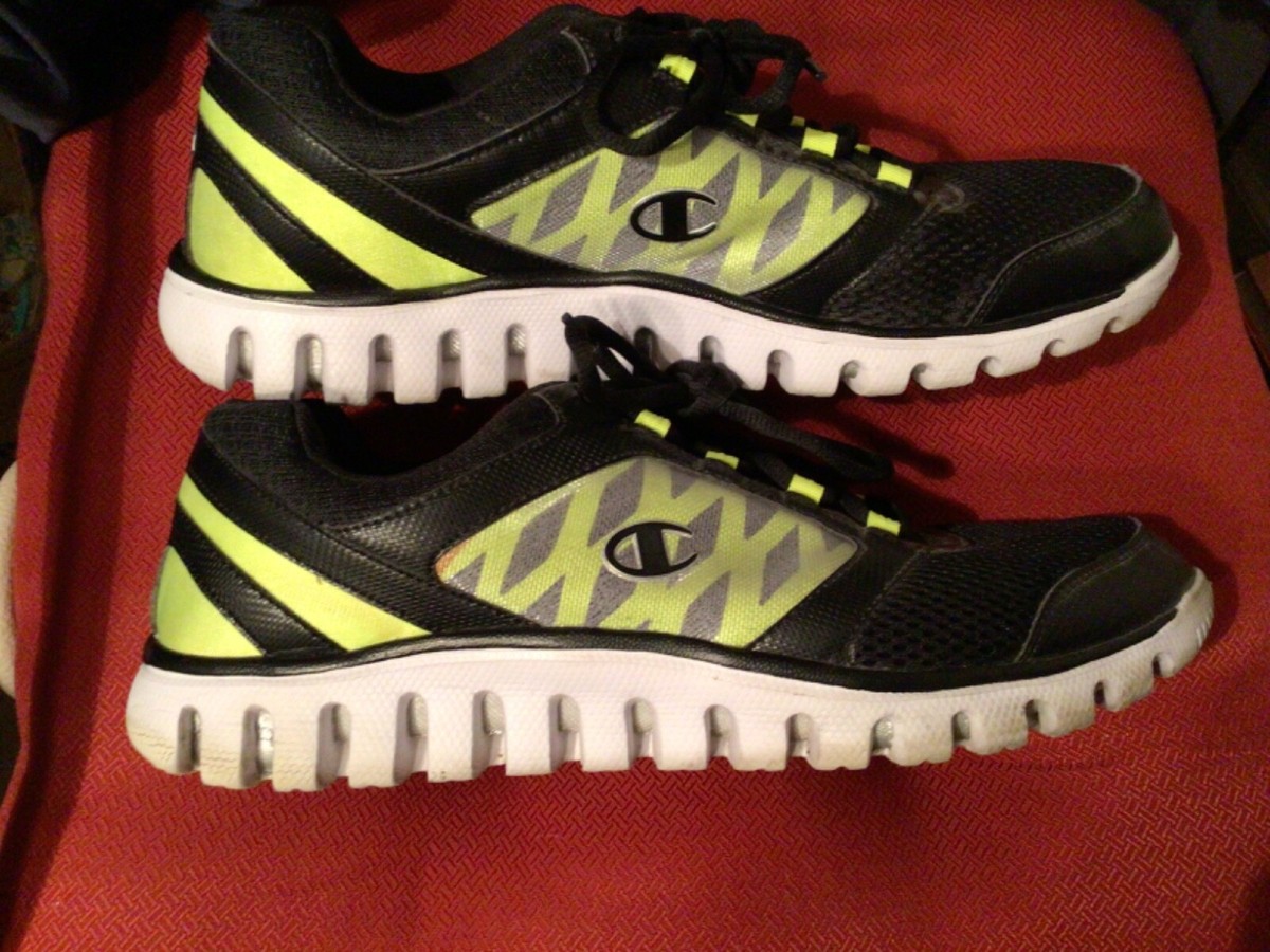 Champion Mens Black /Green 14M Comfort Cushion Athletic 