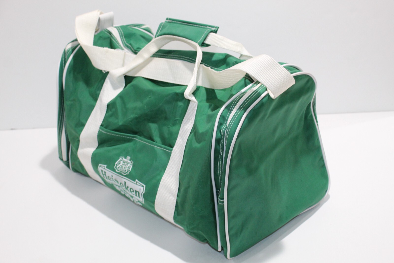 New Heineken Duffle Bag souvenir gym carry all NWOT Side pockets Zipper