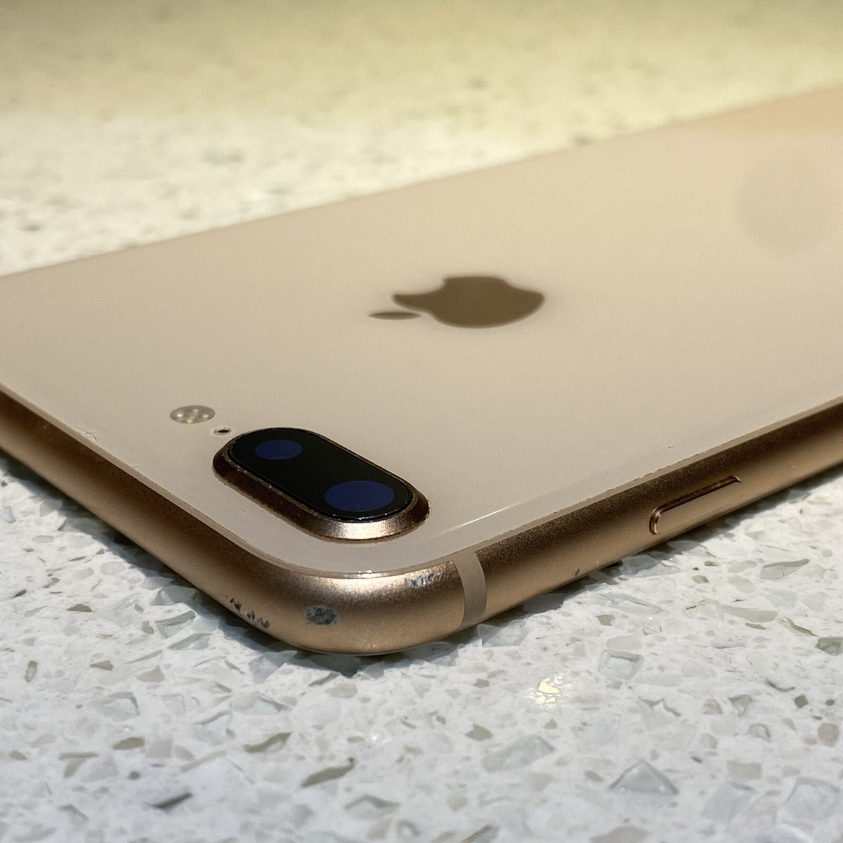 iPhone - 新品　iPhone8 256GB Gold Apple iPhone 8 4.7in, 256 GB, Fully Unlocked, Gold (Renewed
