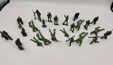 Vintage Green plastic toy soldiers army men lot 24