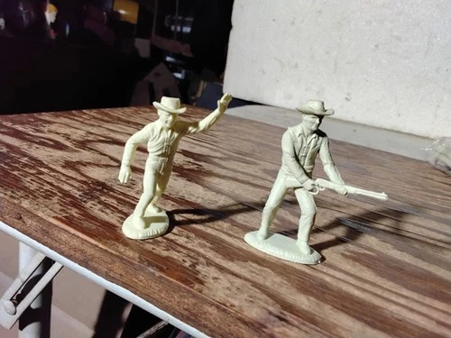 1959 Marx RIFLEMAN Family Chuck & Mark McCain Gunsmoke figures (2) playset