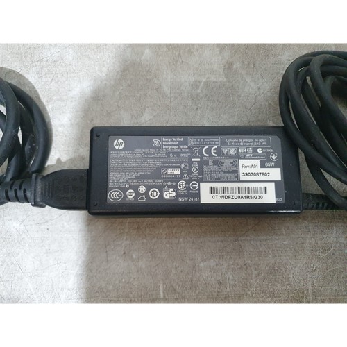 HP PPP009L-E Netzteil AC Adapter schwarz 19,5 Volt 3,33 Ampere kompakt für Laptop
