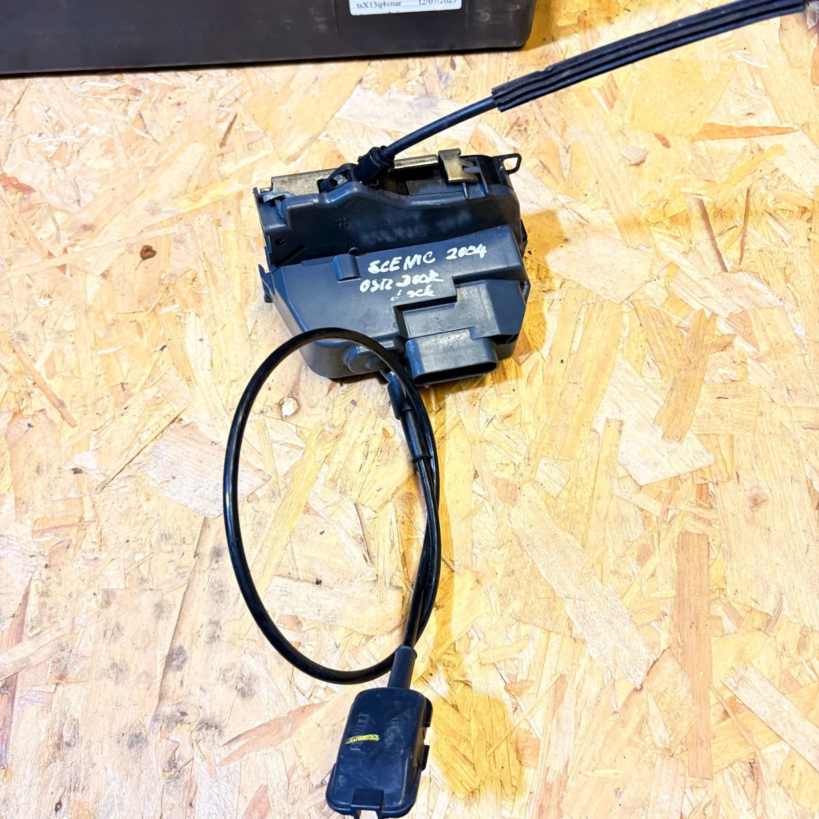 Renault Scenic II 2003 2004 2005 2006 OSR right rear door lock latch actuator actual part front view