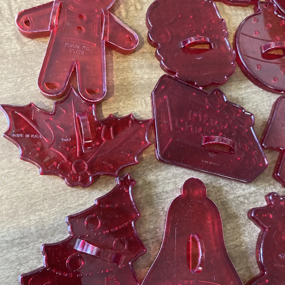 Juego de cortadores de galletas navideñas de plástico rojo vintage 16 HRM Foto 3 de 4