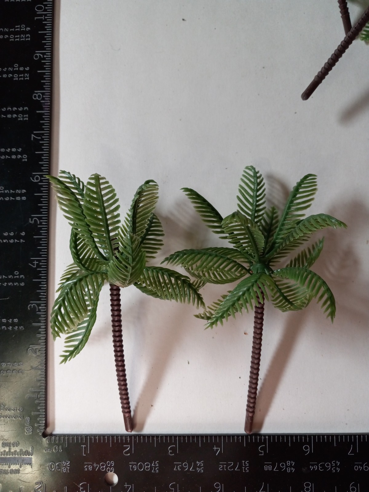 12 palm trees for models, railroads, wargaming, dioramas, etc.  6" x 3"