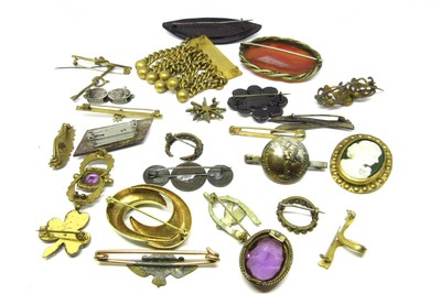 Vintage Costume Jewellery Jewellery Watches Victorian Revival Earrings Small Acorns Gilt Unknown Base Metal Pierced Costume Victorian 1837 1901