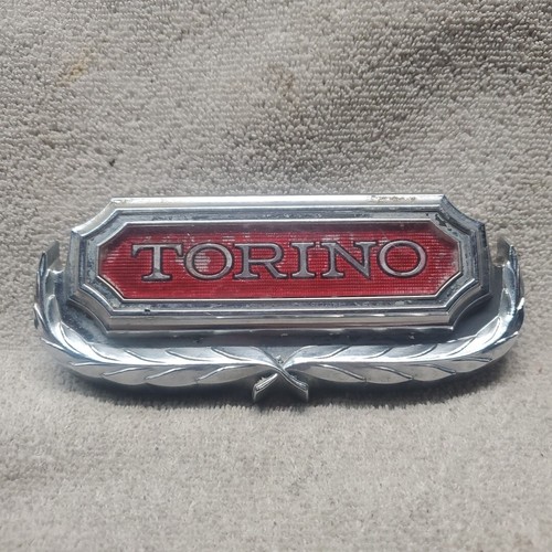 1974 FORD TORINO NOS EMBLEM D4CB6540584 AB