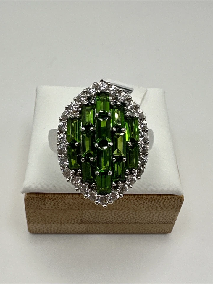 STUNNING Genuine Emerald & White Topaz Sterling Silver Ring Size 10 - Image 4 of 4