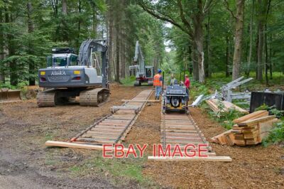 FOTO WARWICKSLADE SCHNEIDEN: DIE EISENBAHN VERLEGEN (SEQUENZBEGINN) WARWICKSLADE