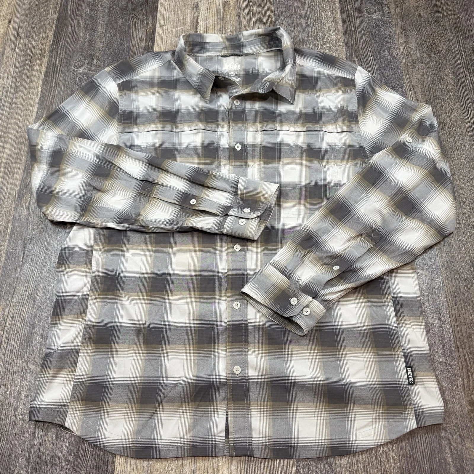 REI Co-op Plaid Button Up Hiking Shirt Mens Large Gray Outdoor Fishing Vented
Opens in a new window 