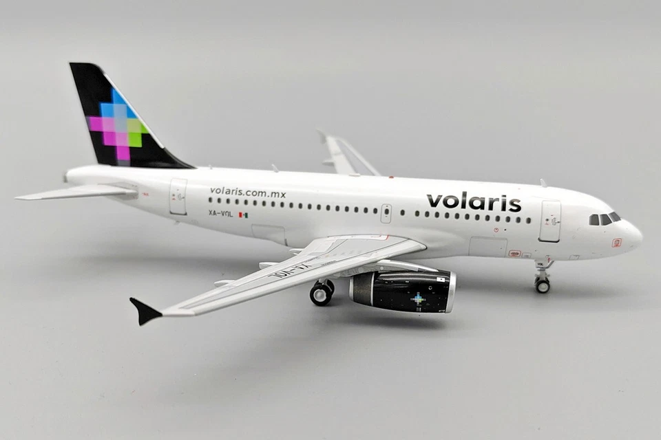 Volaris / Airbus A319 / XA-VOL / EAV-A319-VOL / 1:200 *LAST PIECES* - Image 2 of 4
