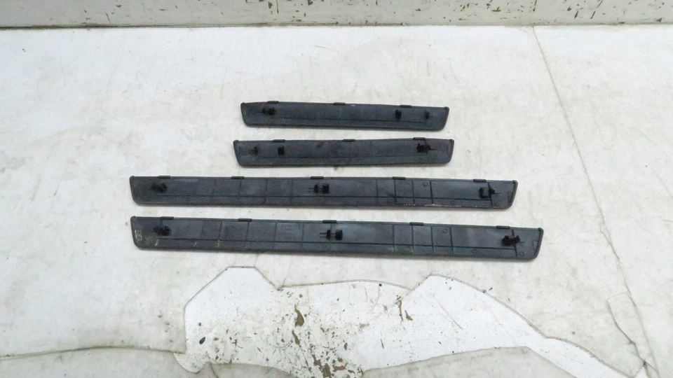 Комплект из 4 оригинальных потертостей на пороге двери для Toyota Prius 2012-2014 годов выпуска 6791147030 - Изображение 4 из 4