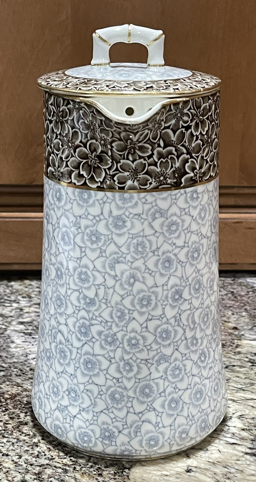 Picture 3 of 24