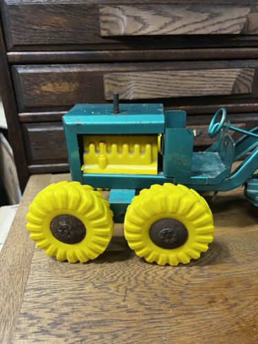 Vintage 1960s Structo Road Grader, Pressed Steel Toy Vehicle, green ex+ cond 18” - Picture 2 of 15
