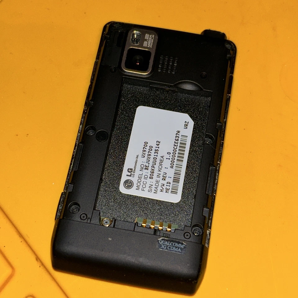 LG VX9700 - Black Silver (Verizon) - As Is For Parts - Image 2 of 2