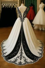 AAA Black and White Ball Gown Wedding Dress With Lace-up Train for the Bride