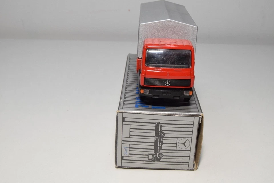 B71 1:50 CONRAD 3032 MERCEDES-BENZ TRUCK FLATBED CAR RED NMIB - Image 4 of 4