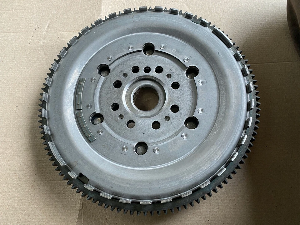 Double Steering Wheel Amortisseur-Bi Mass Ford Transit (2000-2006) - Image 2 of 3