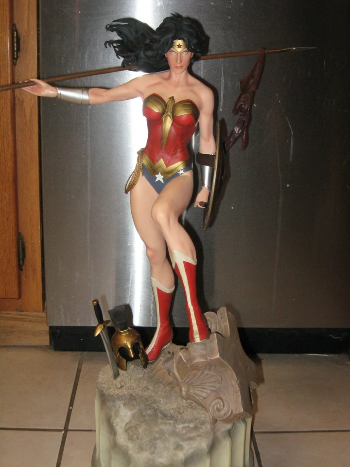 SIDESHOW MUJER MARAVILLA FORMATO PREMIUM FIGURA ESTATUA EXCLUSIVA-SIN USAR, EN CAJA Foto 2 de 4