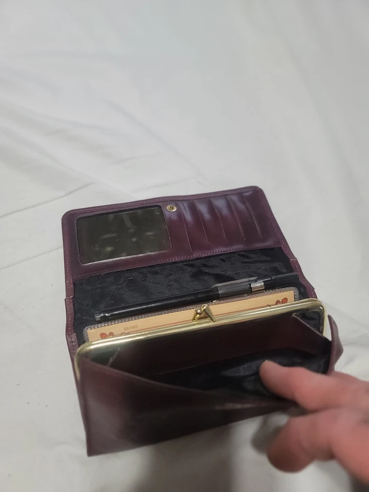 Buxton, cuero de vaca de grano superior, granate, secretaria chequera stasher Foto 2 de 4