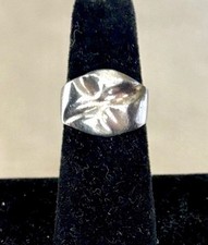 Mexico 925 VTG Sterling Silver Angled Modernist Sculpted Ribbed X Band Ring