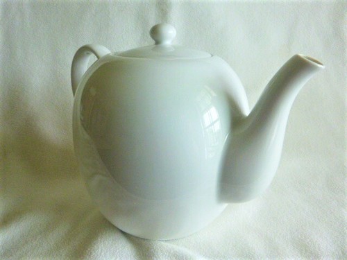 Vintage Arzberg Bavaria Germany 4-6 Cup White Porcelain Porzellan Teapot w/Lid - Picture 4 of 9