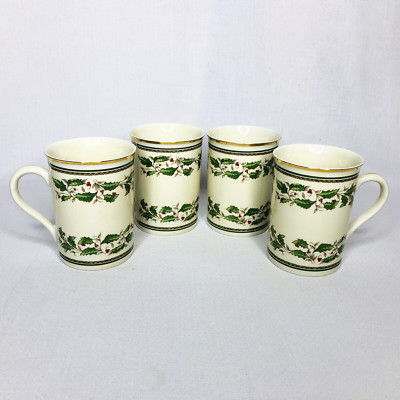 Set of 4 Konitz Coffee Mugs Cups Germany Christmas Holly Gold Trim Porcelain