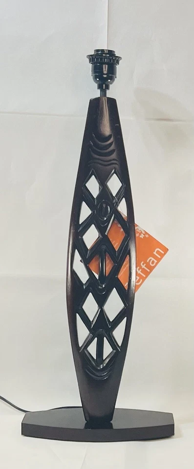 Lámpara de mesa moderna geométrica tallada en madera modelo de exhibición Jeffan Lighting nuevo con etiquetas Foto 3 de 4