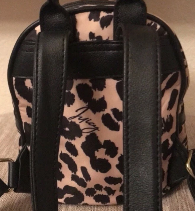 Juicy Couture Glam Rock 豹纹迷你背包,带红心吊饰 — 第 3/4 张图片