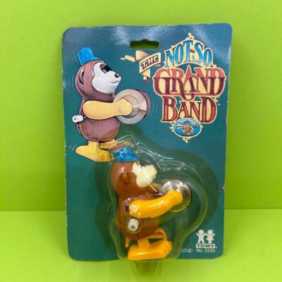 Vintage TOMY Wind Up Monkey Not So Grand Band Clockwork Carded Toy Figure 80s