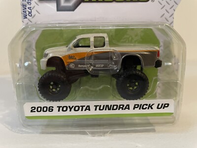 Jada 2006 Toyota Tundra Pick Up truck. Wave 39. yellow gray edition. 2022 issue.