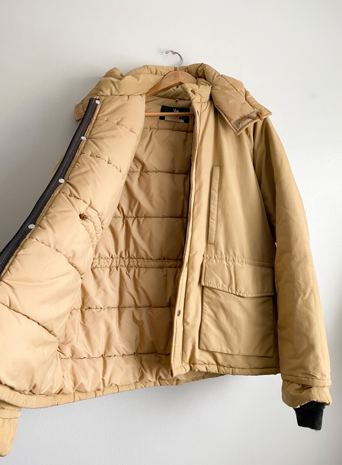 Golden Fleece Vintage Men’s Tan Hooded Parka Puffer Jacket Quilted Rare USA 1X image 4