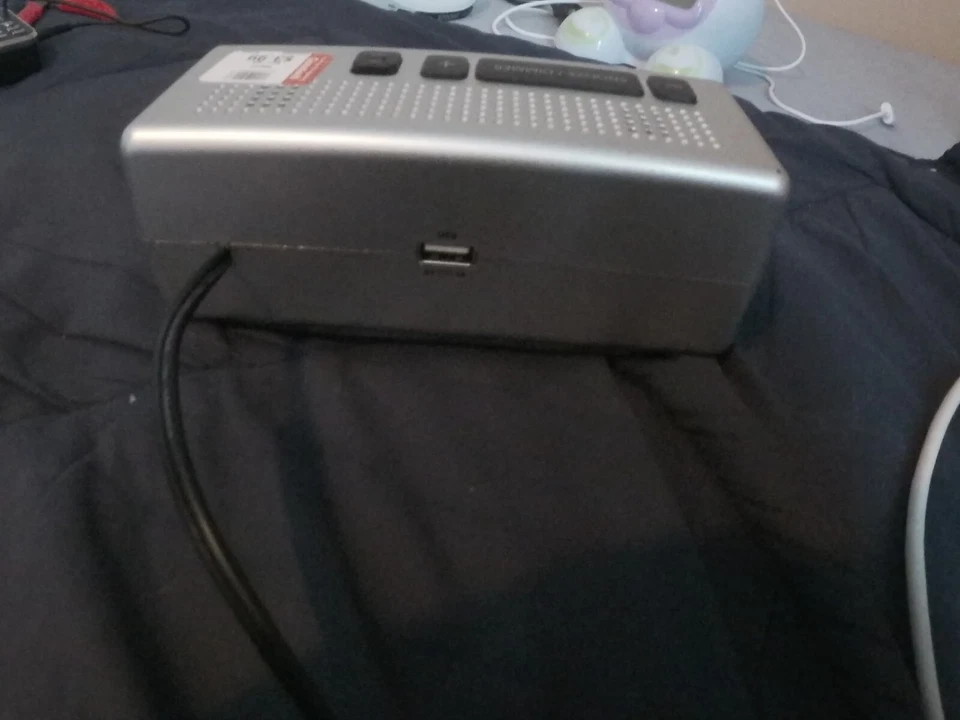 Reloj Despertador Sharp Modelo SP 49 Con Cargador USB Opción Batería Plateado con Atenuador Foto 3 de 4